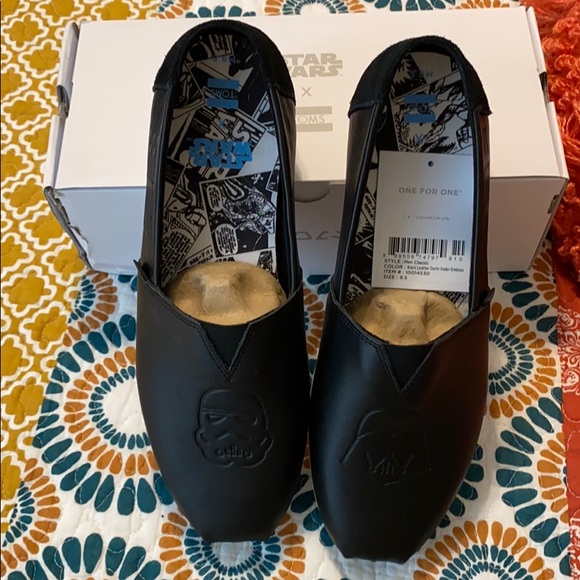 Toms Other - Toms Men’s Black Leather Darth Vader Embossed